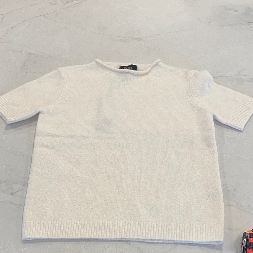Elegant Women's Cream Crew Neck Sweater